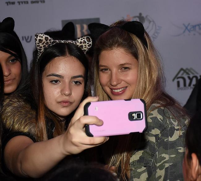 מיאו חתולה. עדי הימלבלוי