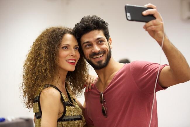בשנות ה-90 אפילו לא היה סלפי. אביב אלוש ורות גונזלס