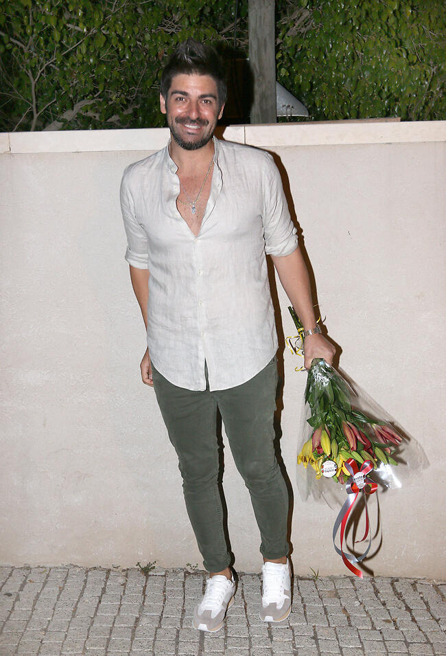 אז למי הפרחים? רותם כהן