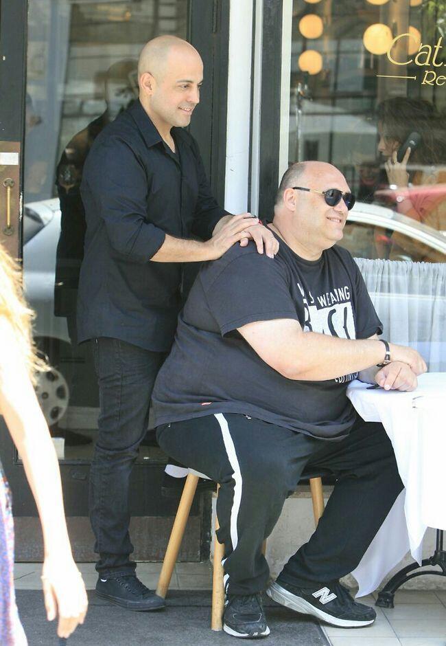 אתה גם עושה מסאז'ים? רוט ואדוני