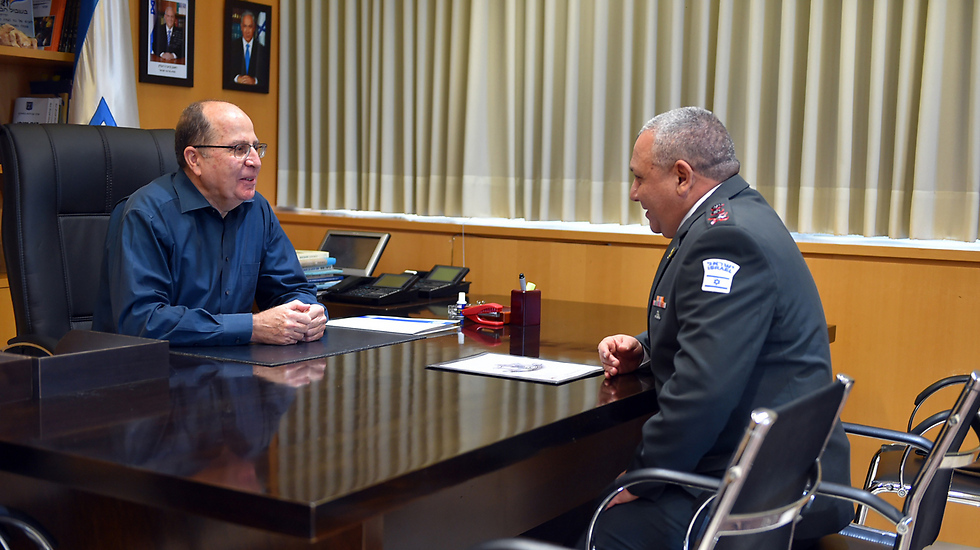 Then-Defense Minister Moshe Ya'alon and then-IDF chief of staff Gadi Eisenkot in 2016 
