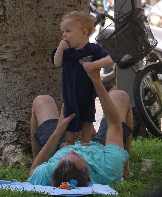 הנה פפראצי!