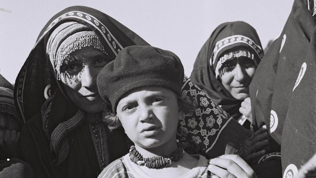 Yemenite immigrant families at a government-run facility in the 1950s 