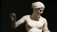 היא פסל, או לא פסל? אפרודיטה  