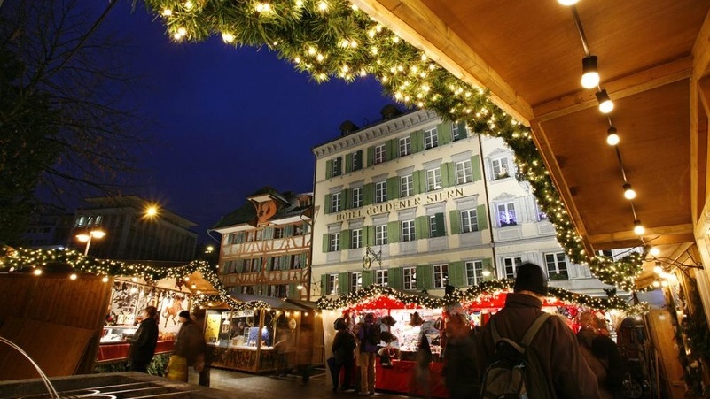 Швейцария: рождественская ярмарка на площади Люцерна в прошлые годы 