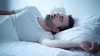 איך הנחירות משפיעות על השינה?