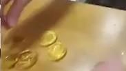 מטבעות שוקולד במקום כסף    
