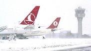 שדה התעופה באיסטנבול טובע בשלג      