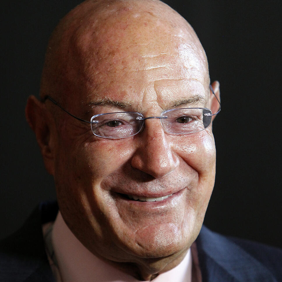 Арнон Милчен 