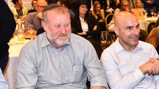 אפי נוה ומנדלבליט