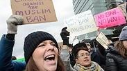 שנה חסרת תקדים של שנאה. מפגינים נגד צו המוסלמים      