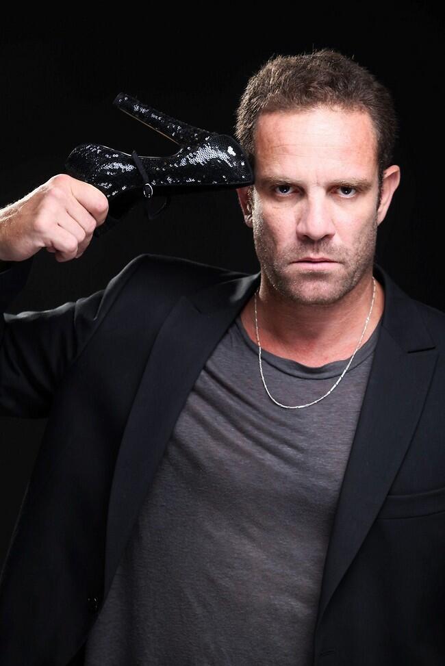 אזאפשרלמצוא אותך בטינדר? מיקי ליאון (צילום: כפיר חרבי) אזאפשרלמצוא אותך בטינדר? מיקי ליאון