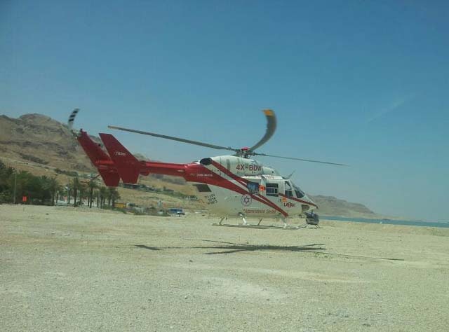 Вертолет МАДА на Мертвом море 