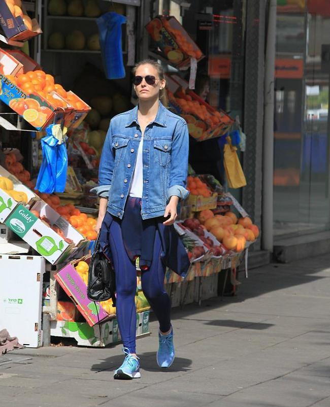 קחי לך תפוחים ותמרים