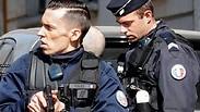 כוחות משטרה באזור משרדי קרן המטבע הבינלאומית, פריז                 