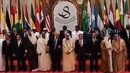 טראמפ עם מנהיגי מדינות ערב בפסגה בסעודיה