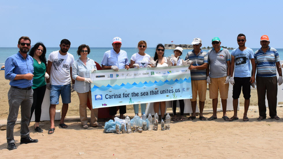 EcoOcean volunteers 