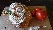 מתכון ללחם עגבניות של ארז קומרובסקי