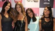 השקה עונה שלישית איט גירלז אדל בספלוב דנה זרמון קים וייס אבישג נגר
