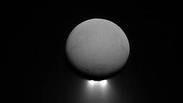 הירח אנקלדוס של שבתאי