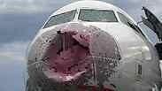 האף של המטוס, לאחר הנחיתה 