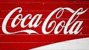 לוגו קוקה קולה על קיר ב קליפורניה