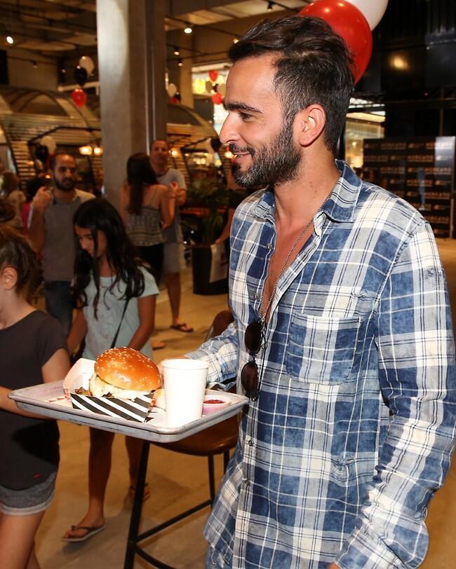 ההמבורגר בשבילך או בשביל דנית?