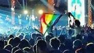 דגל הגאווה בהופעת "משרוע לילה" בקהיר        