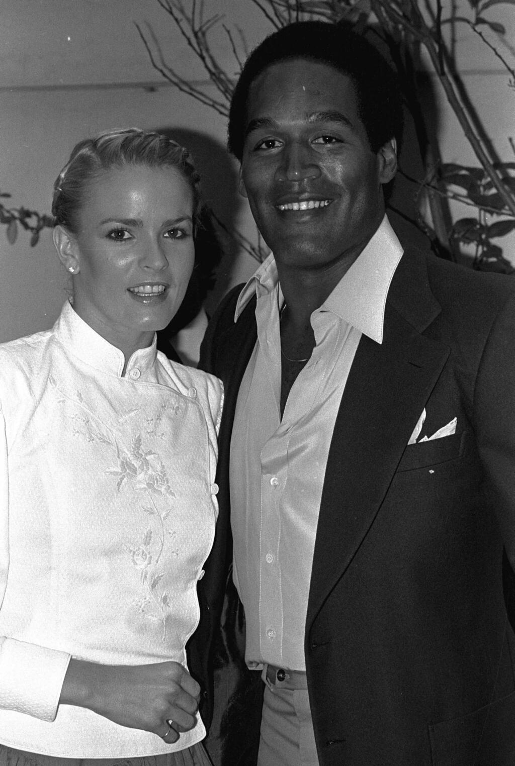 או ג'יי סימפסון עם אישתו ניקול בראון 1980