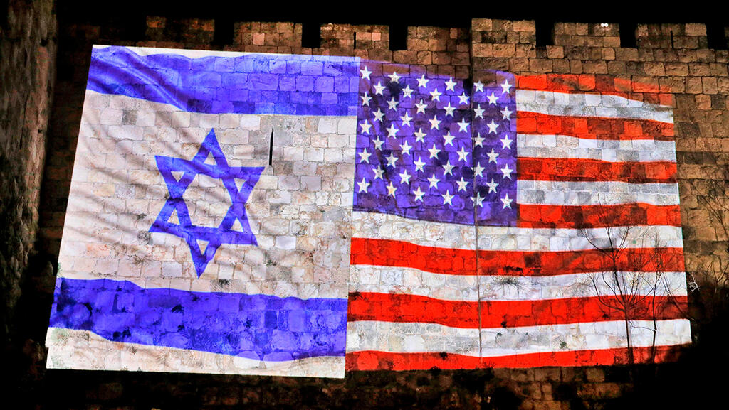Проекция флагов Израиля и США в Иерусалиме 
