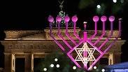חנוכה מסביב לעולם שער ברנדנבורג ברלין גרמניה