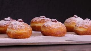 איך יודעים שהשמן חם? כך תכינו סופגניות בבית