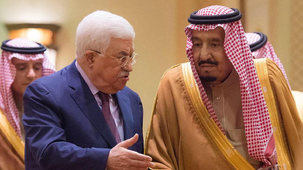 Palestinian President Abbas with Saudi King Salman during a visit to Riyadh in 2017 