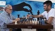 כשחיים הכט פגש את רם כהן למשחק שחמט בטבריה