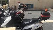 אופנוע של עיריית ירושלים על המדרכה