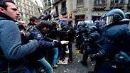 ברצלונה עימותים מפגינים משטרה בגלל מעצר נשיא קטלוניה קרלס פוג'דמון