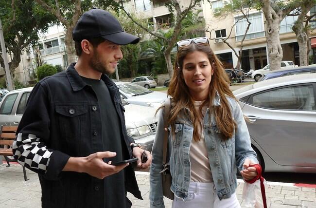 אז אתה נשאר כאן לסדר? קורל סימנוביץ' סרג'י רוברטו