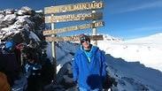 חברי משלחת משאלת לב בפסגת הר הקילמנג'רו 