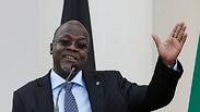 טנזניה נשיא ג'ון מגופולי אגרה 900 דולר כדי לפתוח בלוג