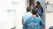 בני משפחה וחוקרי משטרה במכינה קדם צבאית בני ציון בתל אביב