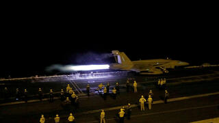 צבא ארה"ב יוצא לגיחות נגד דאעש ב סוריה מ הים התיכון נושאת המטוסים הארי טרומן