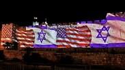 דגלים של ישראל ו ארה"ב על חומות העיר העתיקה העברת שגרירות ל ירושלים