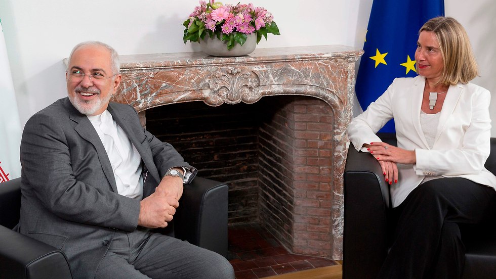 שר החוץ של איראן מוחמד ג'וואד זריף נפגש עם שרת החוץ של האיחוד האירופאי פדריקה מוגריני