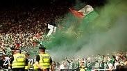 מפגינים פרו פלסטינאים בגמר הגביע