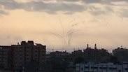 תיעוד ירי רקטות מ רצועת עזה לשטח ישראל