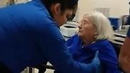 בידוק ביטחוני מדוקדק בקשישה בת 96