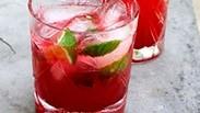 אלכוהול עם פירות אדומים