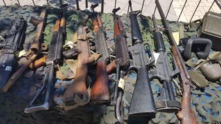 מבצע החזרת ציוד ל צה"ל תערוכה 70 ומשיבים נשק רובה M-16 רובים