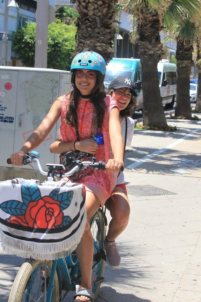 הכל אני יכול בחופש הגדול. שלומית מלכה ודר זוזובסקי