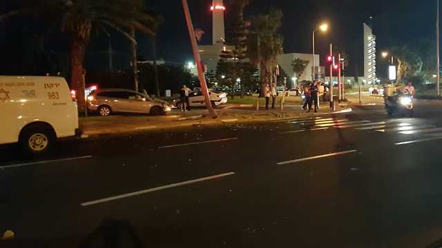 זירת התאונה ברחוב רחבעם זאבי בתל אביב